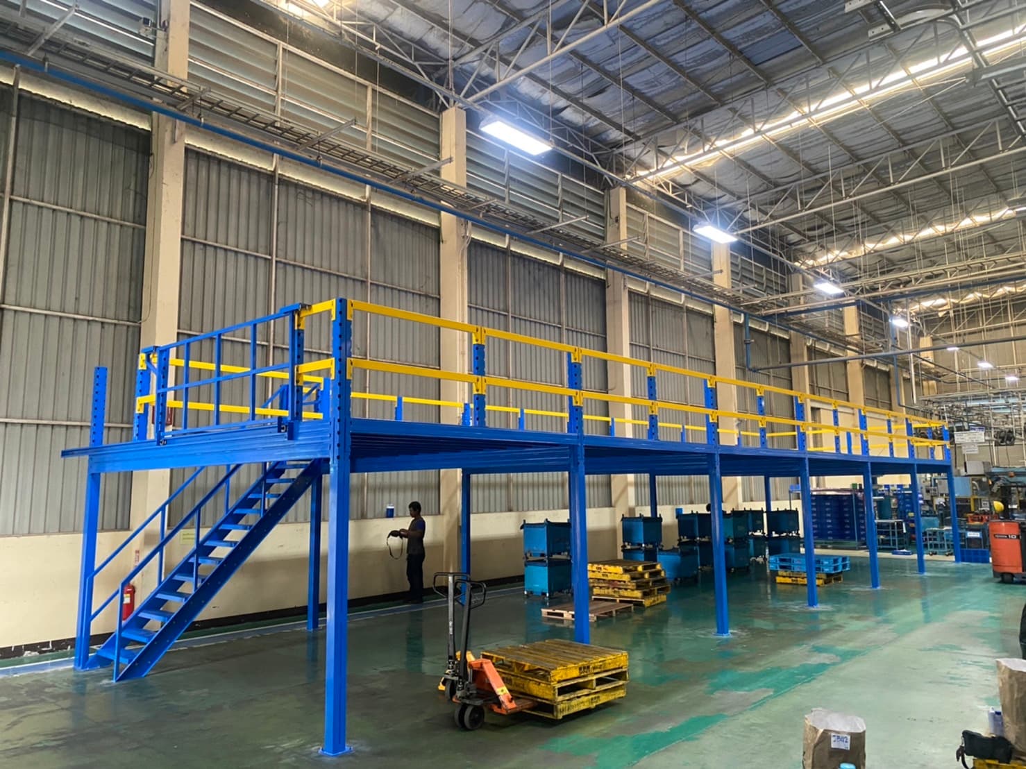 Mezzanine floor